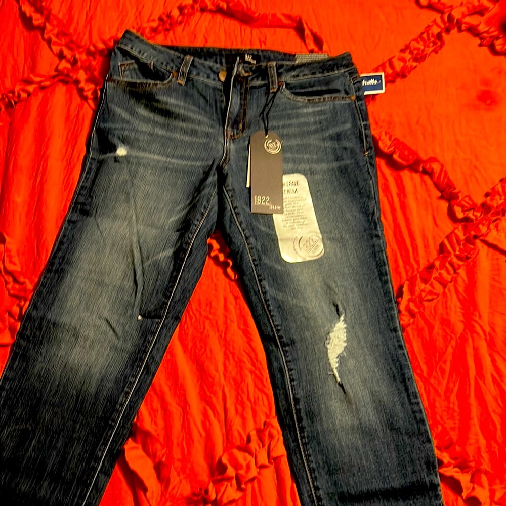 New with tags stylish capris